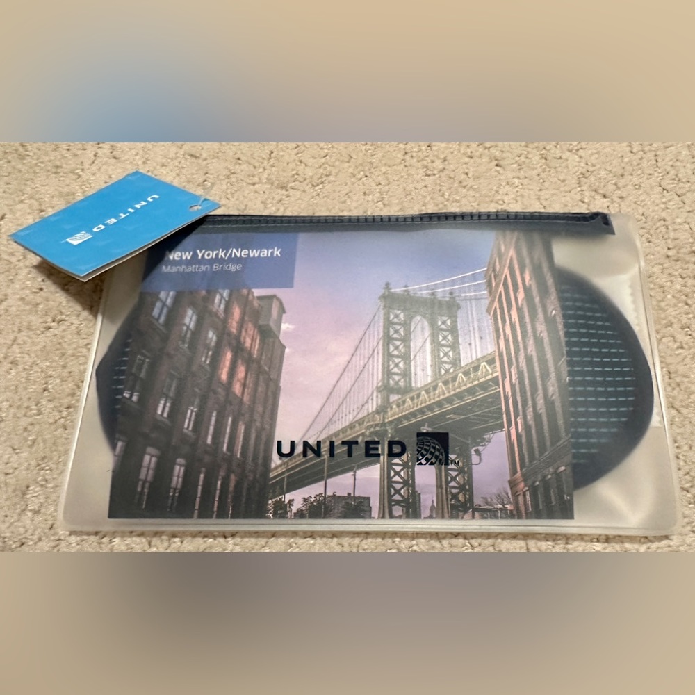 New With Tag United Polaris Amenities Kit, Newark, with Amenities inside.